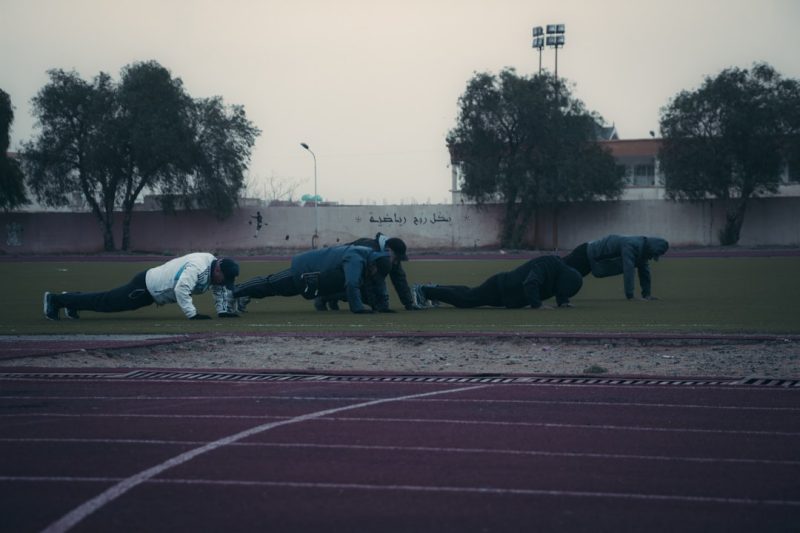 Athlet/in führt die Übung Sprints über 60m aus